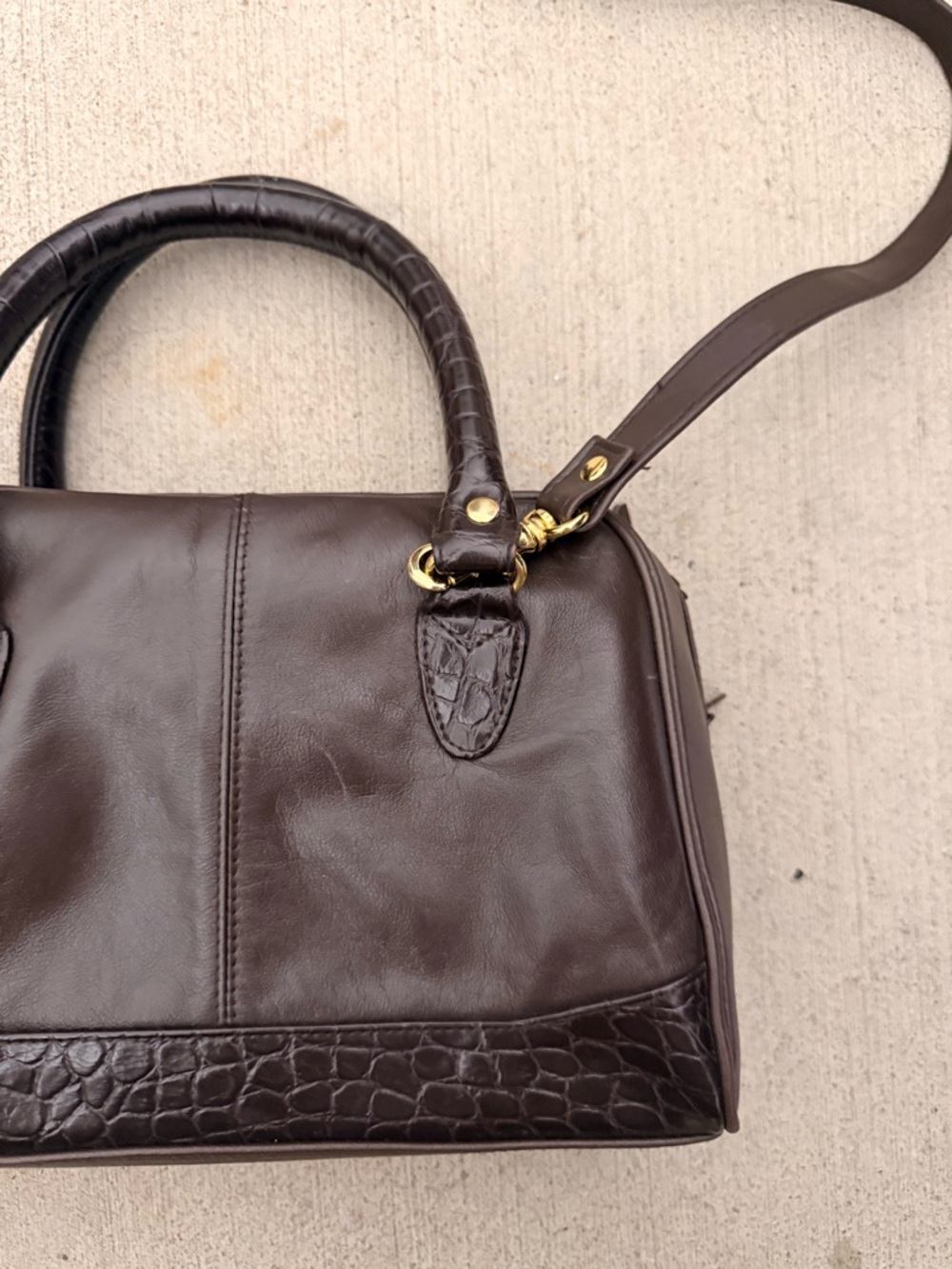 Y2K Brown Leather Handbag with Gold Hardware